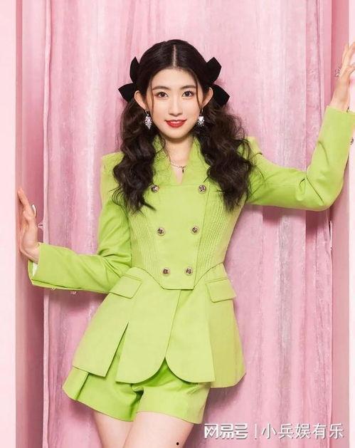 吃瓜娱乐圈四字女星,瓜田李下，星光璀璨的幕后故事